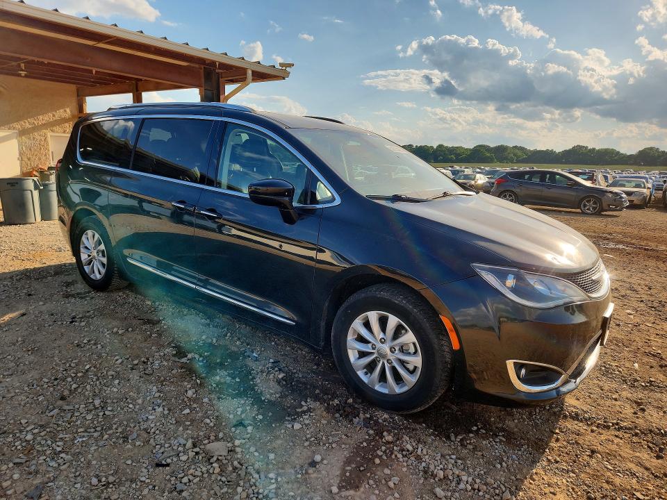 Продажа на аукционе авто 2019 Chrysler Pacifica, vin: 2C4RC1BG0KR700558, номер лота: 53633466