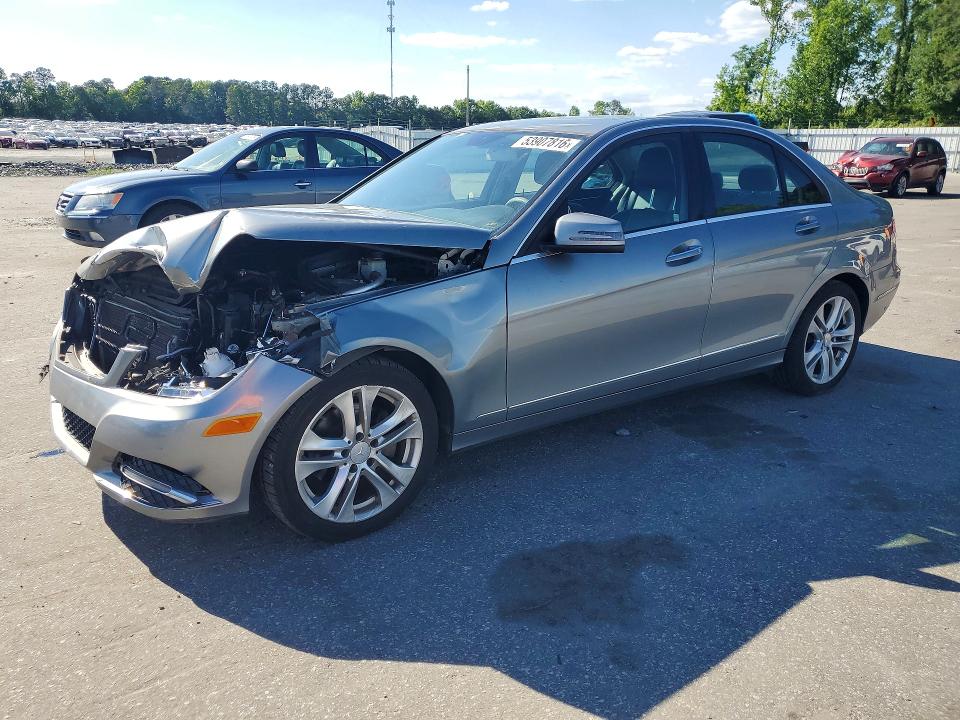 2014 Mercedes-benz C მანქანა იყიდება აუქციონზე, vin: WDDGF4HB8EA924199, აუქციონის ნომერი: 53907816