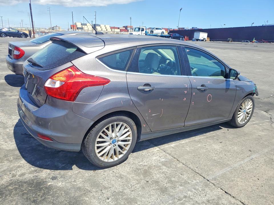55519926 :رقم المزاد ، 1FAHP3M20CL287635 vin ، 2012 Ford Focus مزاد بيع