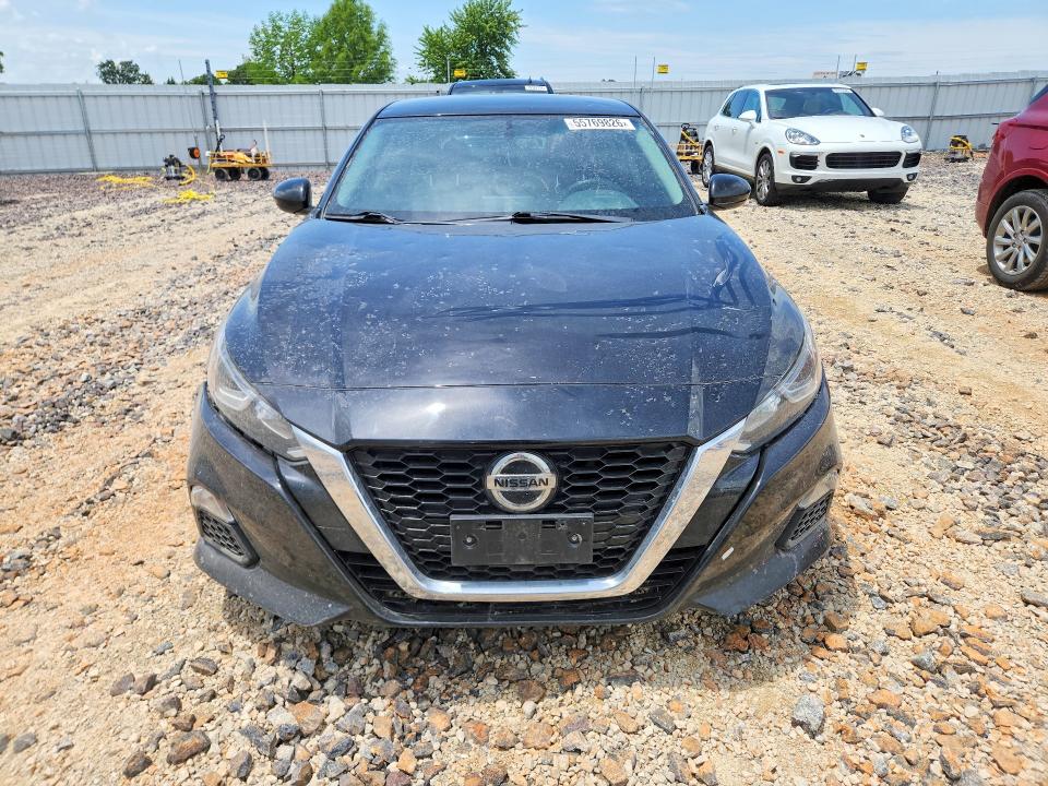 55769826 :رقم المزاد ، 1N4BL4BV4KN325889 vin ، 2019 Nissan Altima مزاد بيع
