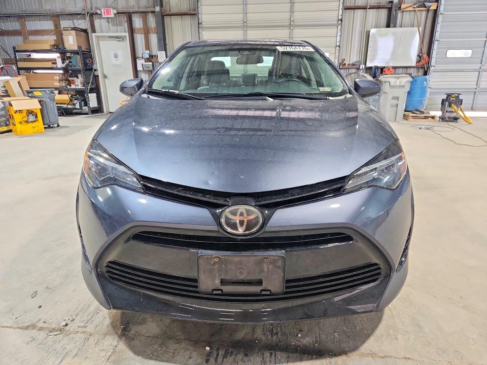52764776 :رقم المزاد ، 5YFBURHE0JP844581 vin ، 2018 Toyota Corolla مزاد بيع