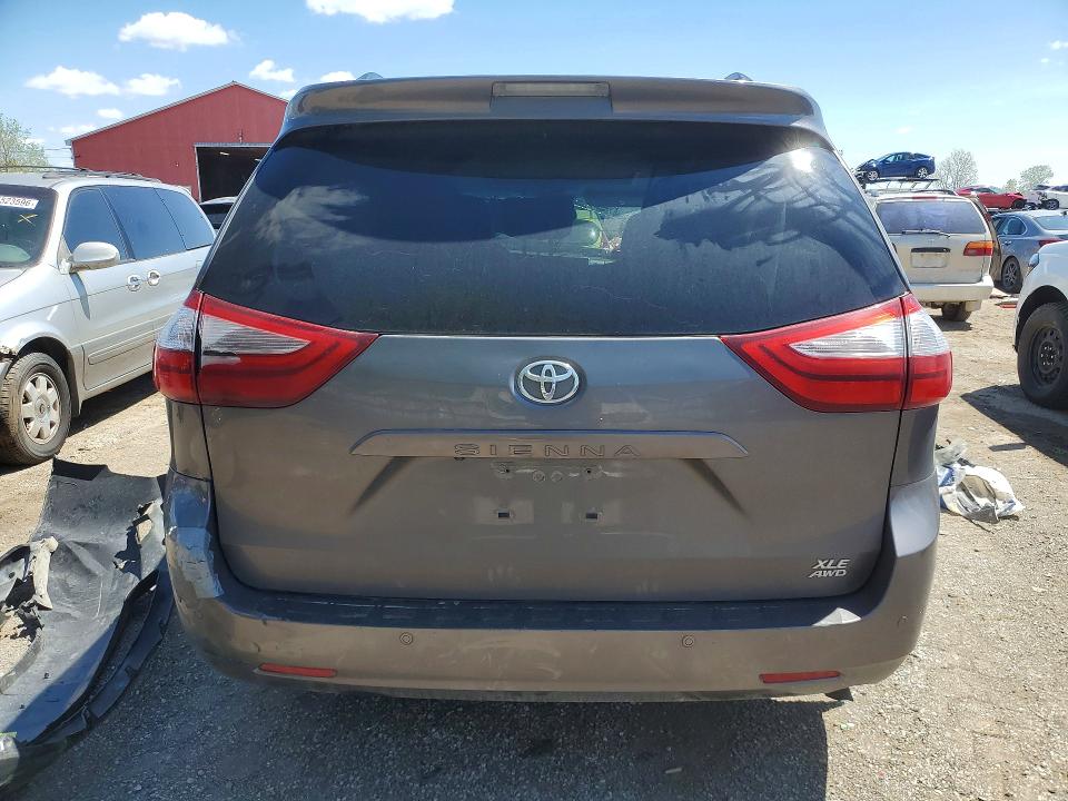 54084426 :رقم المزاد ، 5TDDZ3DC4HS160484 vin ، 2017 Toyota Sienna مزاد بيع