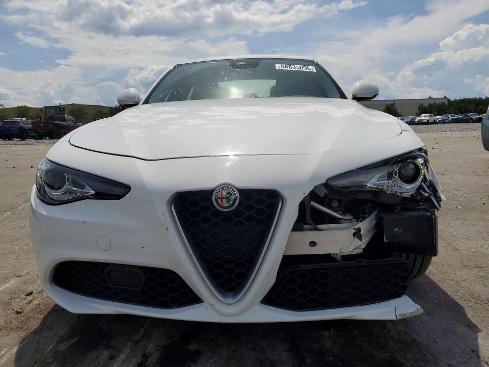 2017 Alfa Romeo Giulia მანქანა იყიდება აუქციონზე, vin: ZARFAEBN2H7552220, აუქციონის ნომერი: 55635096