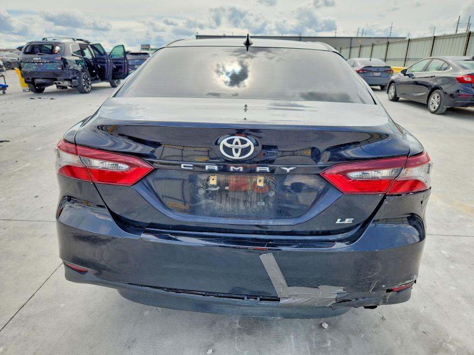 Продаж на аукціоні авто 2021 Toyota Camry, vin: 4T1C11AK2MU470671, номер лоту: 54117626