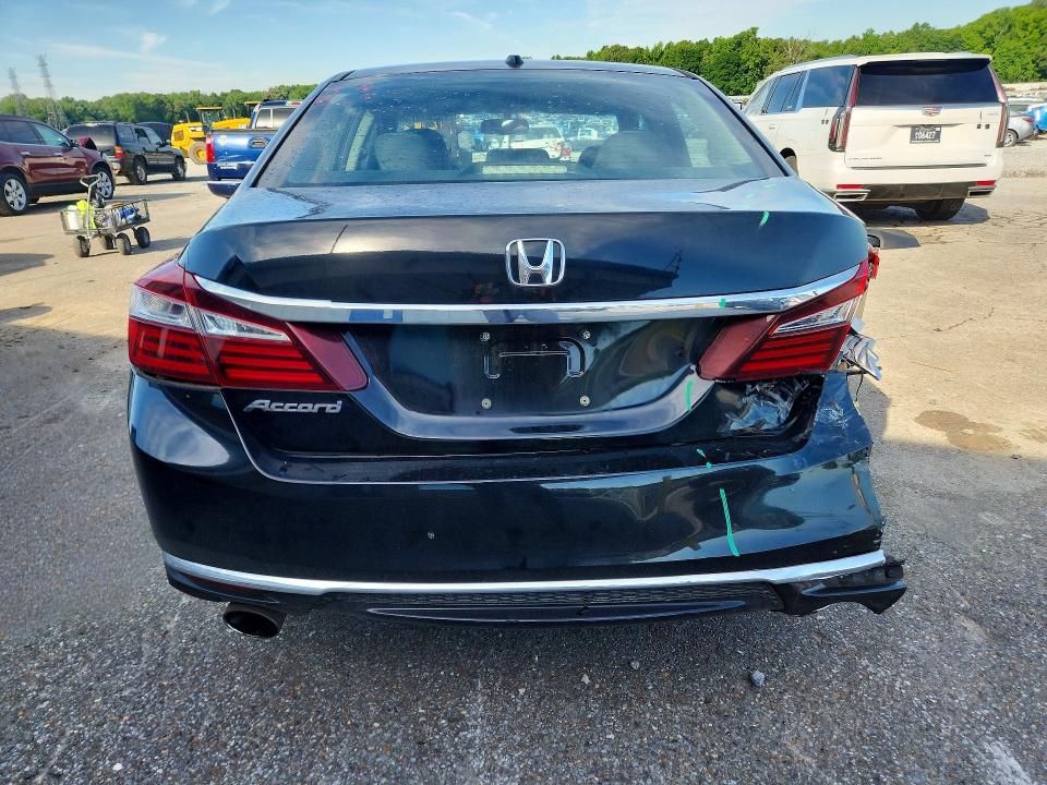 2017 Honda Accord მანქანა იყიდება აუქციონზე, vin: 1HGCR3F87HA006256, აუქციონის ნომერი: 52335756