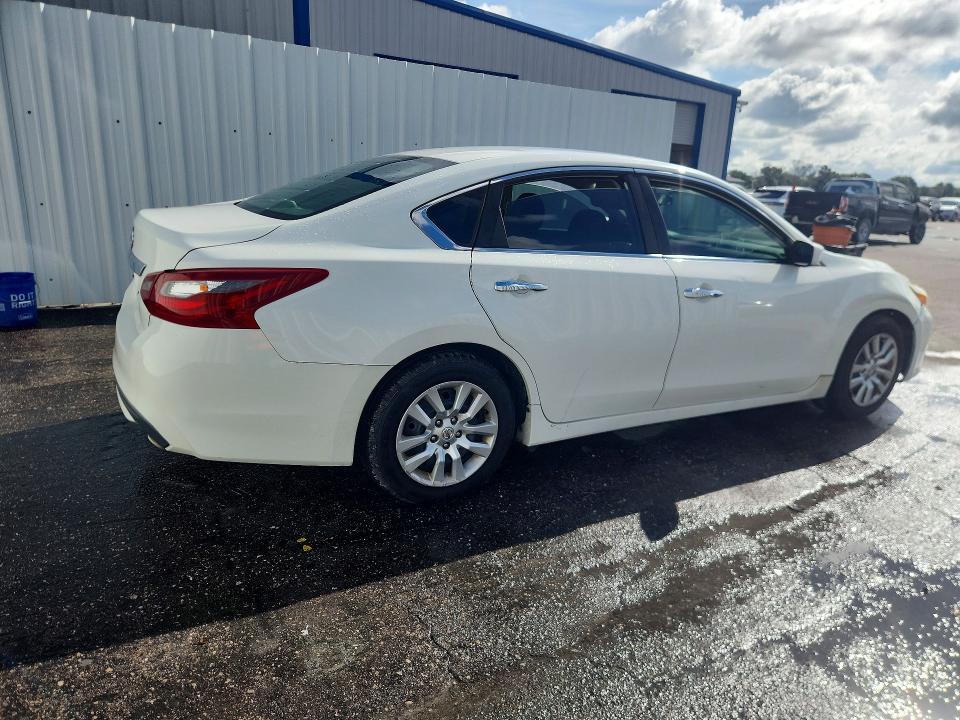2018 Nissan Altima მანქანა იყიდება აუქციონზე, vin: 1N4AL3AP5JC296860, აუქციონის ნომერი: 55031816