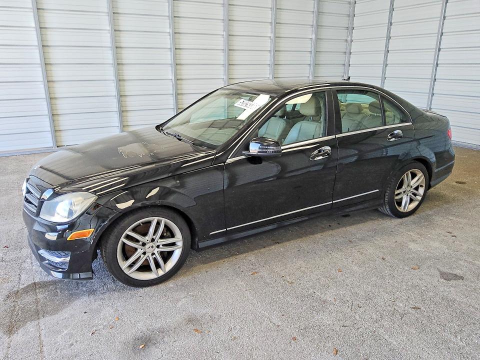 52029336 :رقم المزاد ، WDDGF8AB7ER308920 vin ، 2014 Mercedes-benz C مزاد بيع