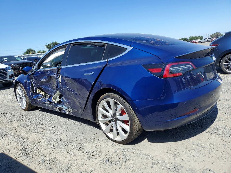 2018 Tesla Model 3 მანქანა იყიდება აუქციონზე, vin: 5YJ3E1EB5JF083989, აუქციონის ნომერი: 53936136