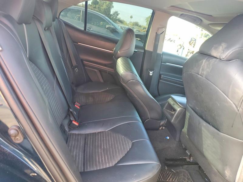 53592976 :رقم المزاد ، 4T1B11HK2KU257119 vin ، 2019 Toyota Camry مزاد بيع