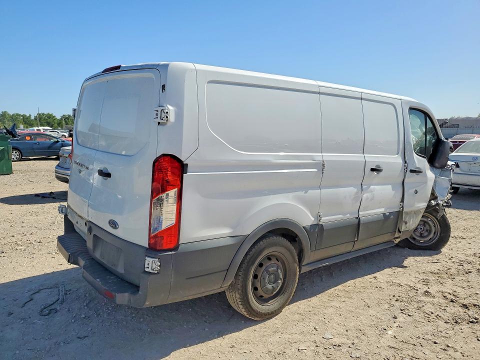 53193616 :رقم المزاد ، 1FTNE1ZM8FKA79062 vin ، 2015 Ford Transit مزاد بيع