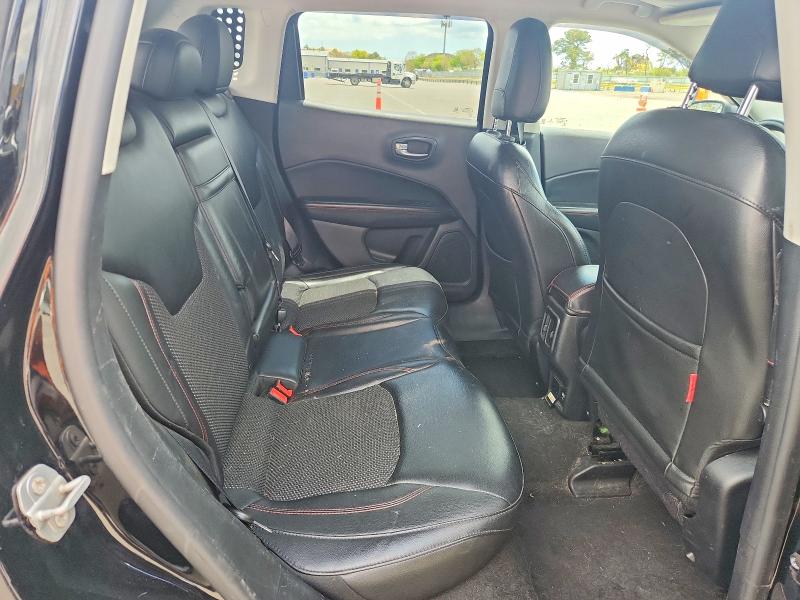 53504246 :رقم المزاد ، 3C4NJDDB7JT143702 vin ، 2018 Jeep Compass مزاد بيع