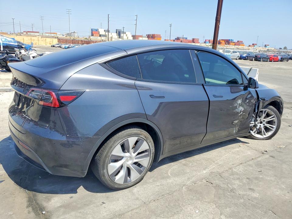 55001086 :رقم المزاد ، 7SAYGDEE7RA238324 vin ، 2024 Tesla Model Y مزاد بيع