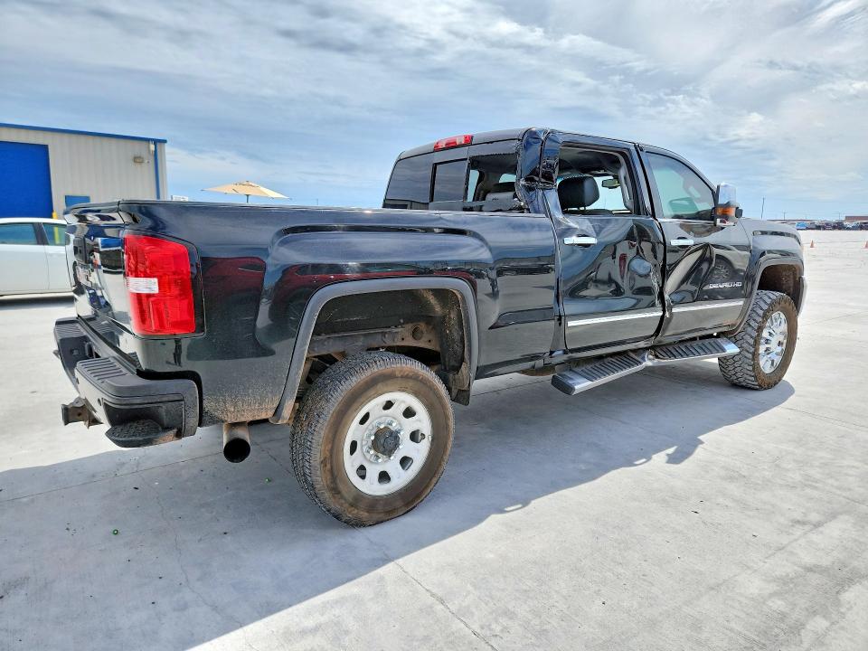 51858276 :رقم المزاد ، 1GT12UEY5JF101974 vin ، 2018 Gmc Sierra مزاد بيع