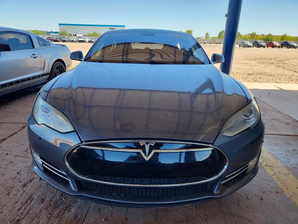 Продаж на аукціоні авто 2014 Tesla Model S, vin: 5YJSA1H11EFP30694, номер лоту: 55445656