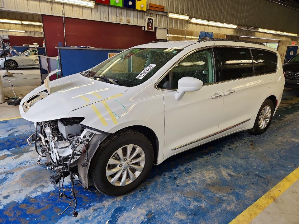 2018 Chrysler Pacifica მანქანა იყიდება აუქციონზე, vin: 2C4RC1BG6JR210964, აუქციონის ნომერი: 51665876