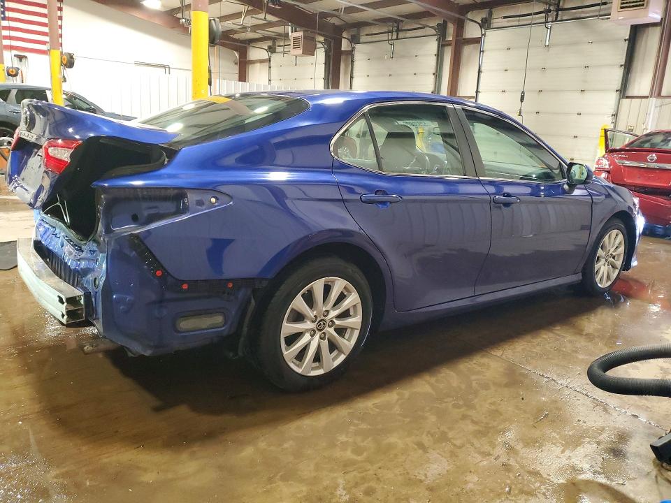 Продажа на аукционе авто 2018 Toyota Camry, vin: 4T1B11HK0JU606082, номер лота: 52930026