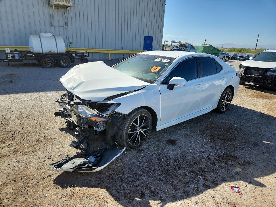 Продажа на аукционе авто 2022 Toyota Camry, vin: 4T1G11AK4NU647577, номер лота: 54282316