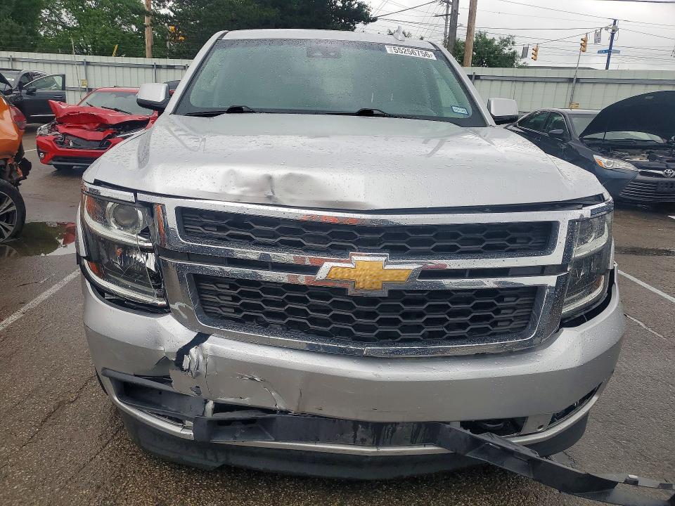 55256756 :رقم المزاد ، 1GNSKHKCXHR374994 vin ، 2017 Chevrolet Suburban مزاد بيع