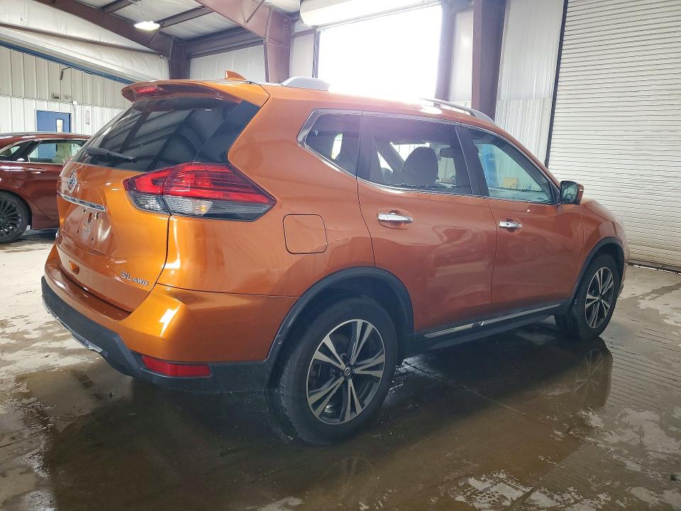 2017 Nissan Rogue მანქანა იყიდება აუქციონზე, vin: 5N1AT2MV5HC731638, აუქციონის ნომერი: 51039376