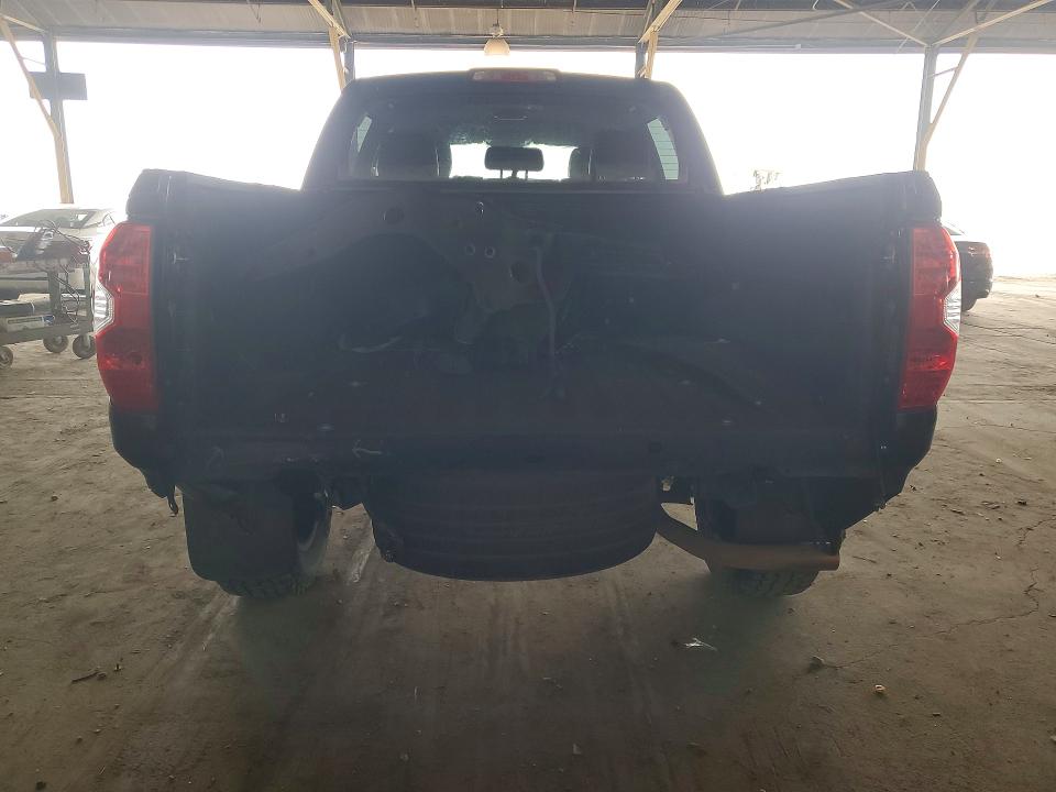 Продаж на аукціоні авто 2017 Toyota Tundra, vin: 5TFHW5F11HX582756, номер лоту: 54182026