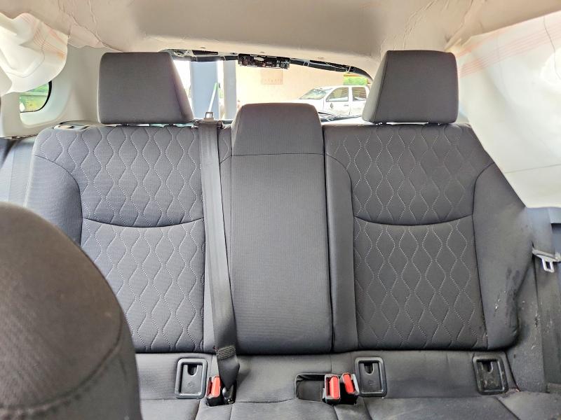 53812136 :رقم المزاد ، 7MUCAAAG7NV031042 vin ، 2022 Toyota Corolla Cross مزاد بيع