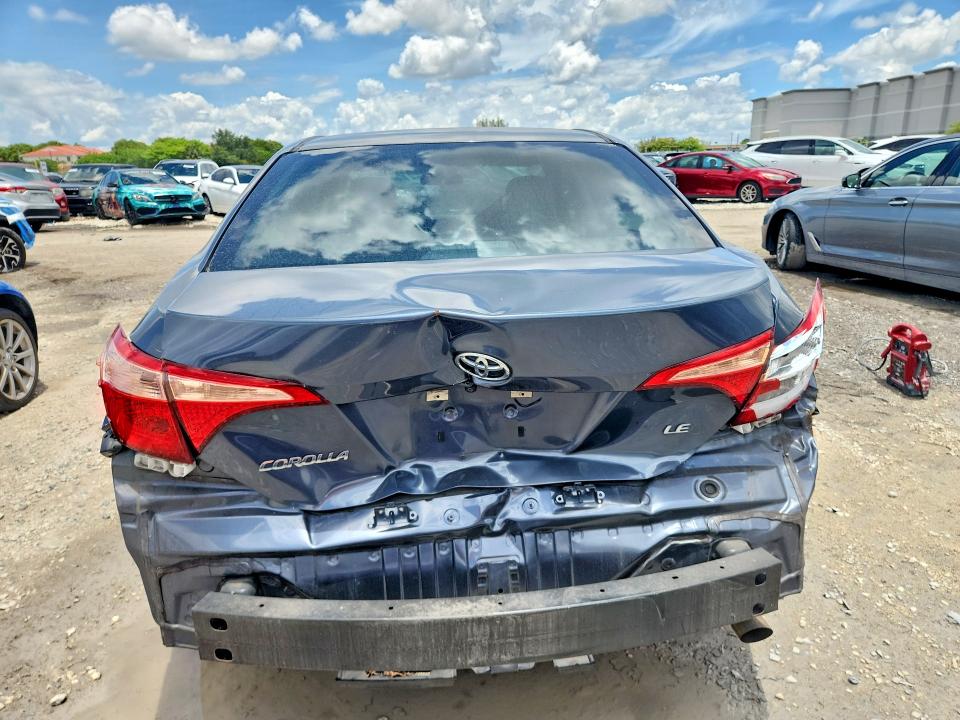 55194686 :رقم المزاد ، 5YFBURHE0HP701897 vin ، 2017 Toyota Corolla مزاد بيع