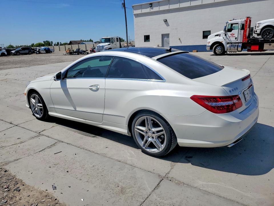 Продажа на аукционе авто 2011 Mercedes-benz E, vin: WDDKJ7CBXBF092168, номер лота: 53030106