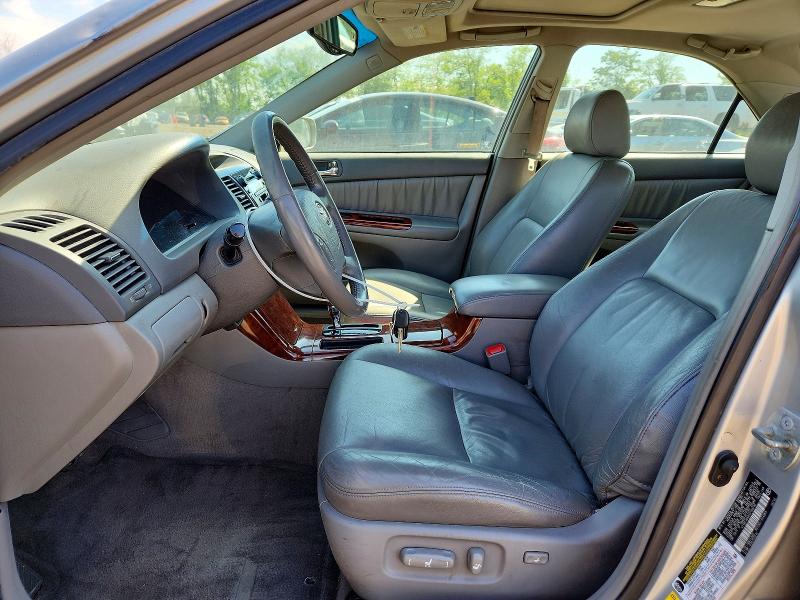 52522596 :رقم المزاد ، 4T1BF30K95U106730 vin ، 2005 Toyota Camry مزاد بيع