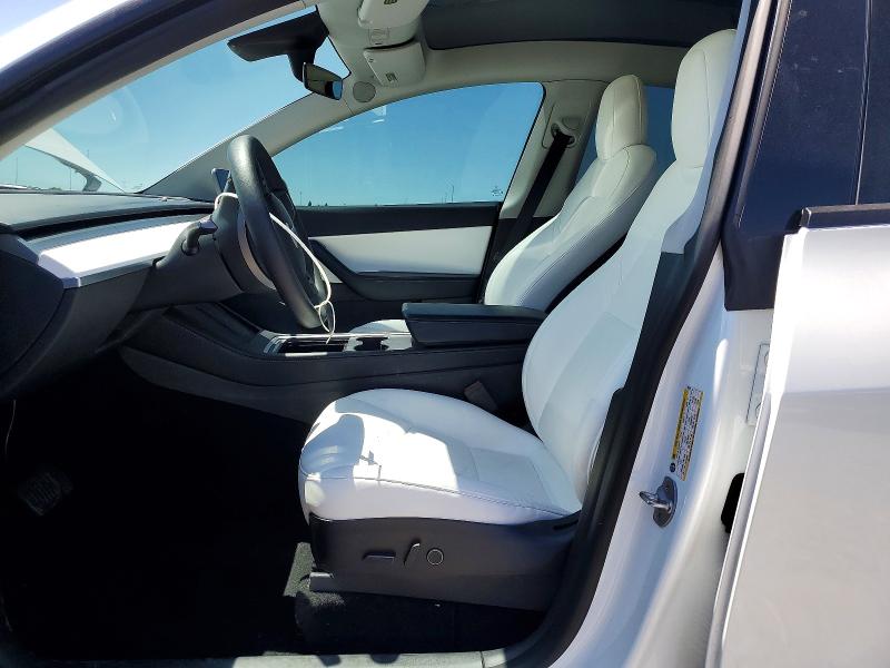 51909806 :رقم المزاد ، 5YJYGAEE2MF305757 vin ، 2021 Tesla Model Y مزاد بيع