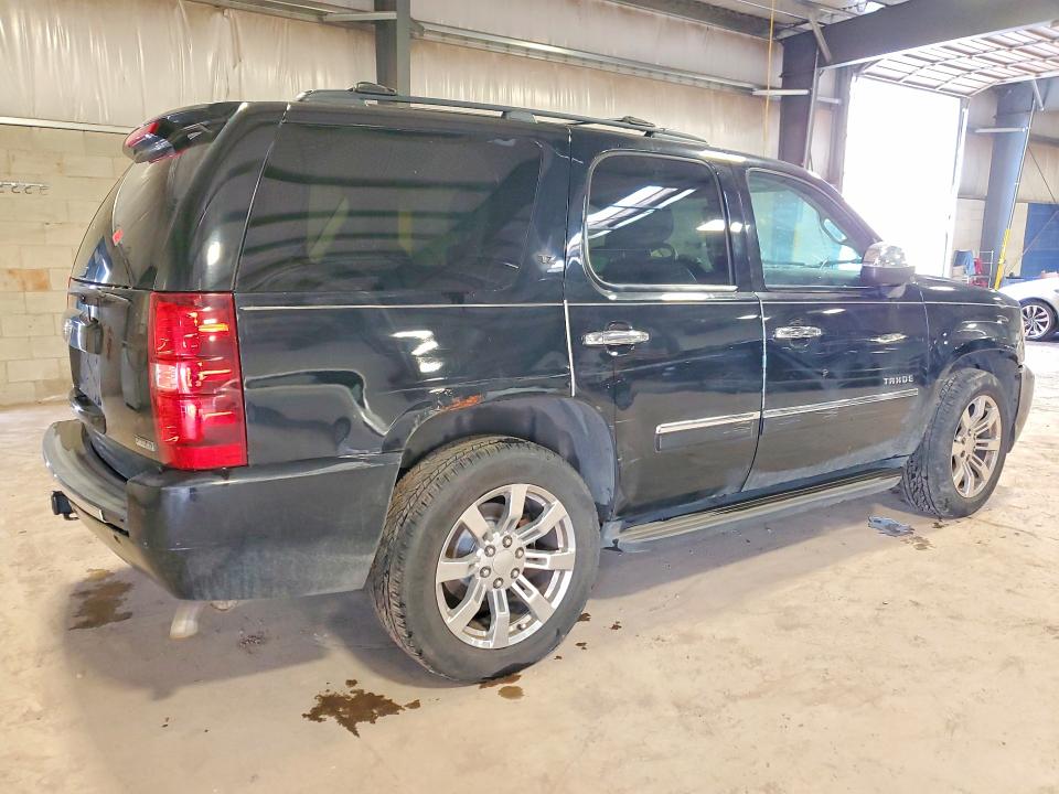 53283276 :رقم المزاد ، 1GNUKCE05AR146078 vin ، 2010 Chevrolet Tahoe مزاد بيع