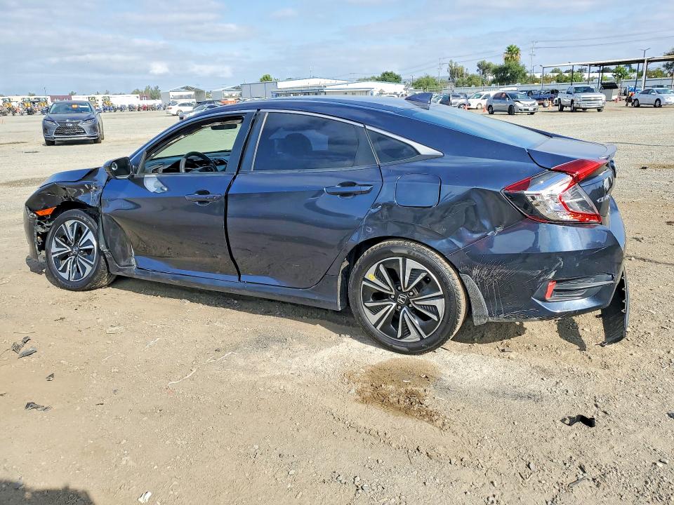53638176 :رقم المزاد ، 2HGFC1F33HH640513 vin ، 2017 Honda Civic مزاد بيع