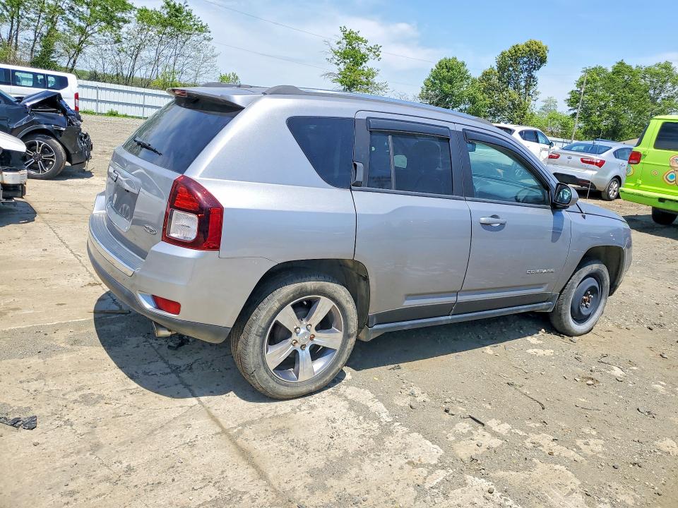 52813526 :رقم المزاد ، 1C4NJCEAXHD125940 vin ، 2017 Jeep Compass مزاد بيع