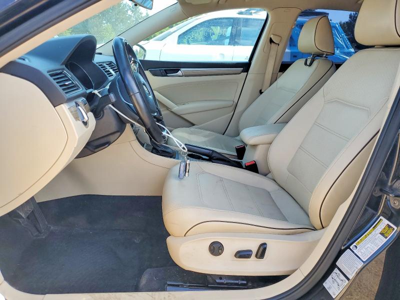 54975256 :رقم المزاد ، 1VWBT7A3XHC018434 vin ، 2017 Volkswagen Passat مزاد بيع
