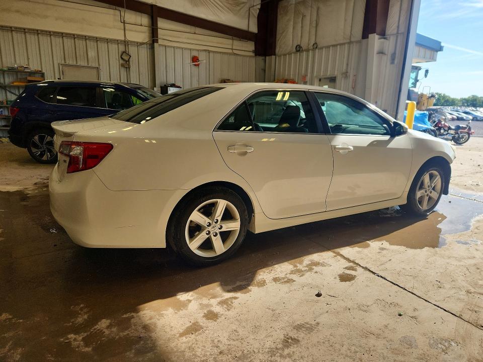 54866816 :رقم المزاد ، 4T1BF1FK4EU821815 vin ، 2014 Toyota Camry مزاد بيع
