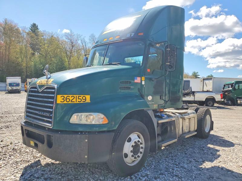 52596456 :رقم المزاد ، 1M1AW01XXHM009467 vin ، 2017 Mack Tractor مزاد بيع
