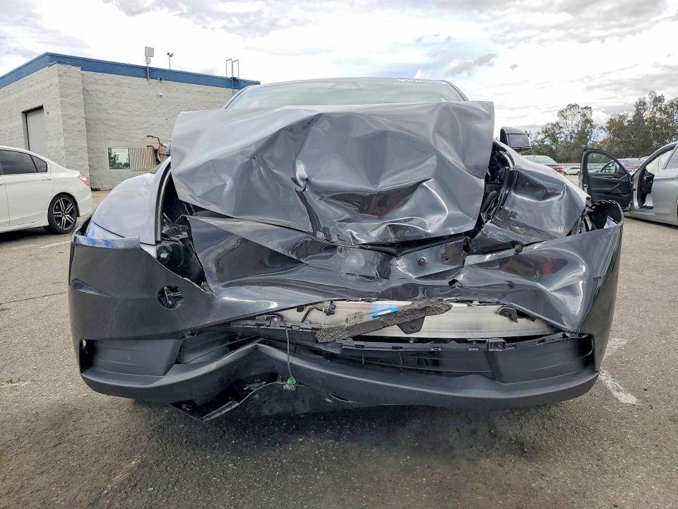 52426606 :رقم المزاد ، 7SAYGDED5TA601816 vin ، 2026 Tesla Model Y مزاد بيع