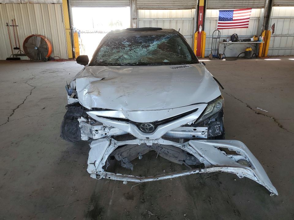2018 Toyota Camry მანქანა იყიდება აუქციონზე, vin: 4T1BZ1HKXJU018893, აუქციონის ნომერი: 53408046