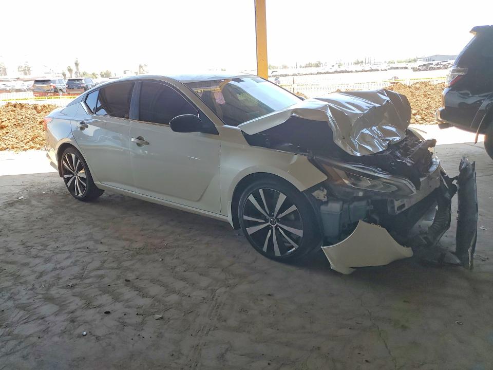 Auction sale of the 2019 Nissan Altima, vin: 1N4BL4CV4KC213202, lot number: 52257076
