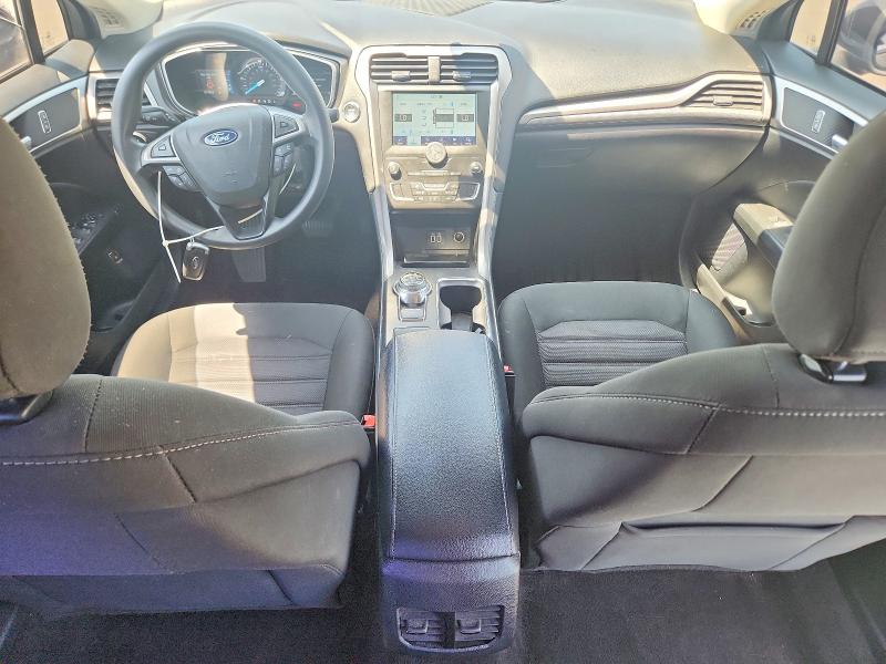 52074156 :رقم المزاد ، 3FA6P0LU3KR114975 vin ، 2019 Ford Fusion مزاد بيع