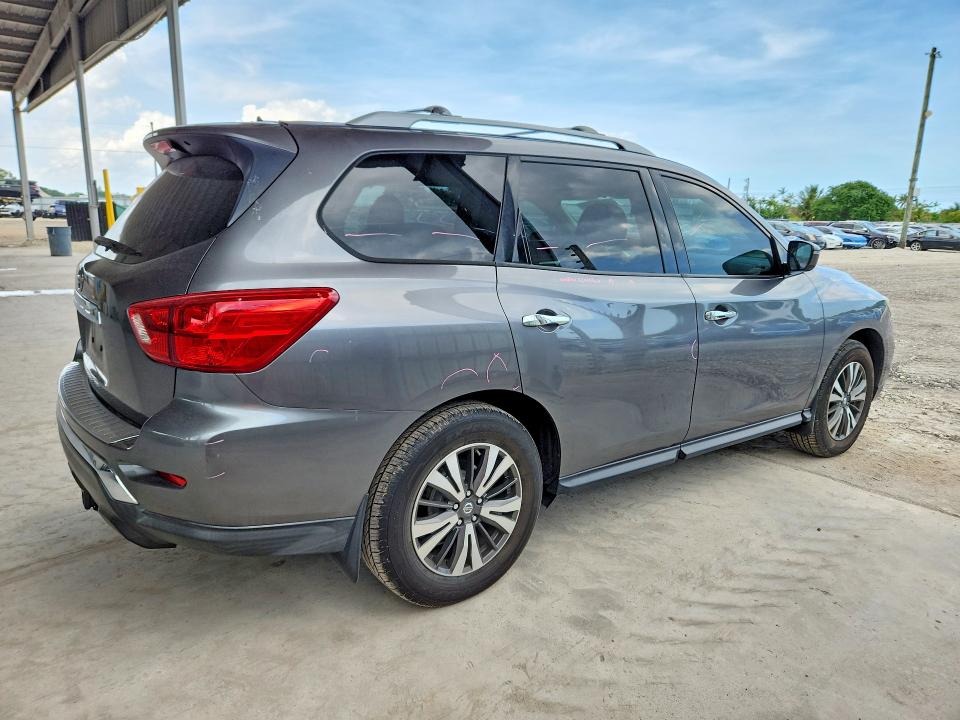 Продажа на аукционе авто 2017 Nissan Pathfinder, vin: 5N1DR2MN1HC909010, номер лота: 52405256
