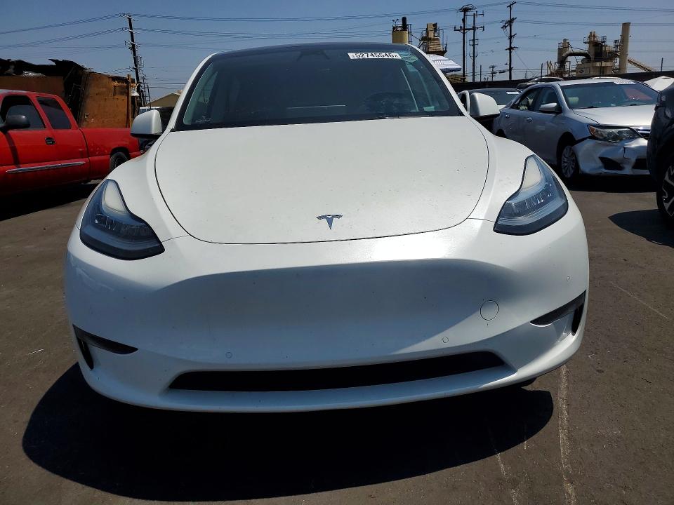 52745546 :رقم المزاد ، 5YJYGDEE4MF214992 vin ، 2021 Tesla Model Y مزاد بيع
