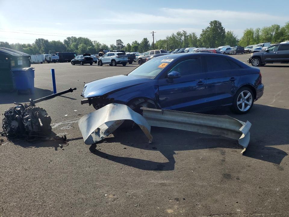 Продажа на аукционе авто 2015 Audi A3, vin: WAUBFHFFXF1067447, номер лота: 55031156