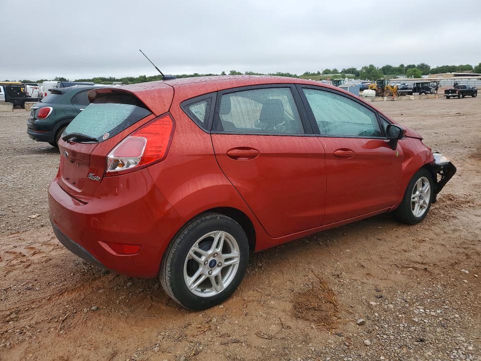 54330626 :رقم المزاد ، 3FADP4EJ4JM102105 vin ، 2018 Ford Fiesta مزاد بيع