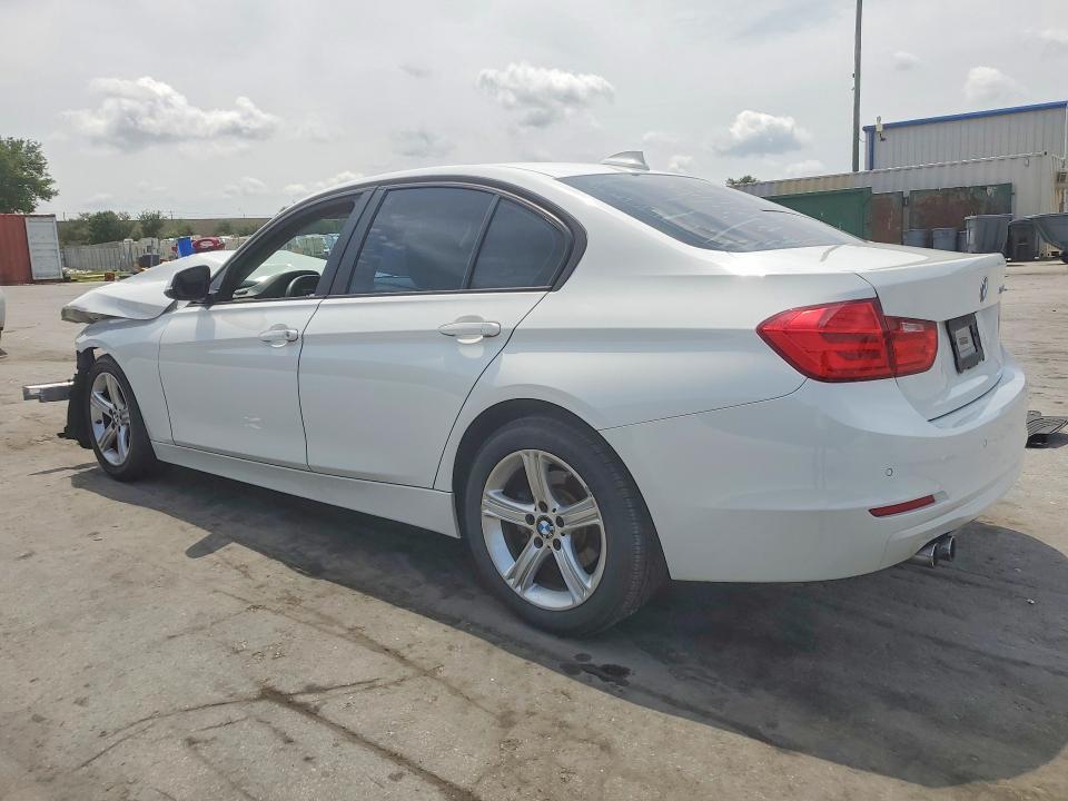 2015 Bmw 328 მანქანა იყიდება აუქციონზე, vin: WBA3A5G59FNS84052, აუქციონის ნომერი: 52808846