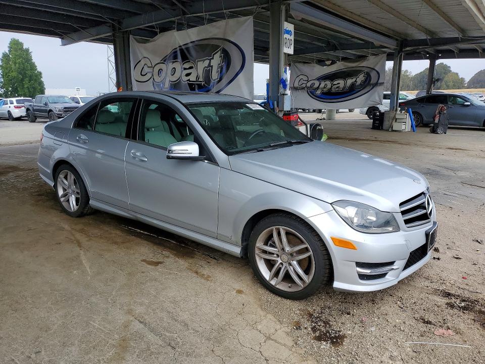 Продаж на аукціоні авто 2014 Mercedes-benz C, vin: WDDGF4HB5EA964529, номер лоту: 53076816