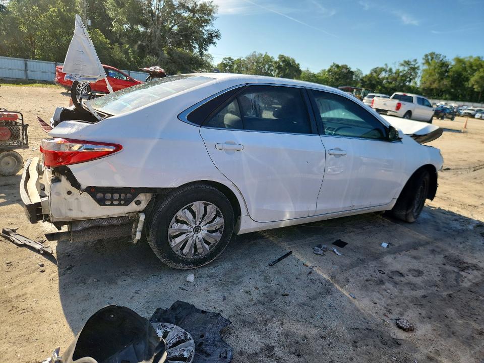 2015 Toyota Camry მანქანა იყიდება აუქციონზე, vin: 4T1BF1FK0FU107620, აუქციონის ნომერი: 53111136