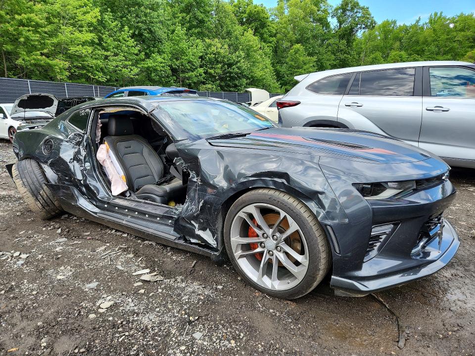 2017 Chevrolet Camaro მანქანა იყიდება აუქციონზე, vin: 1G1FH1R7XH0105495, აუქციონის ნომერი: 52880126
