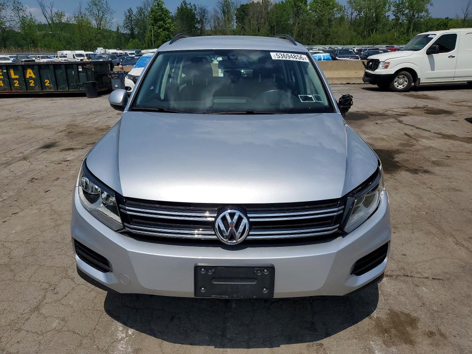 53694856 :رقم المزاد ، WVGBV7AX9HK021830 vin ، 2017 Volkswagen Tiguan مزاد بيع