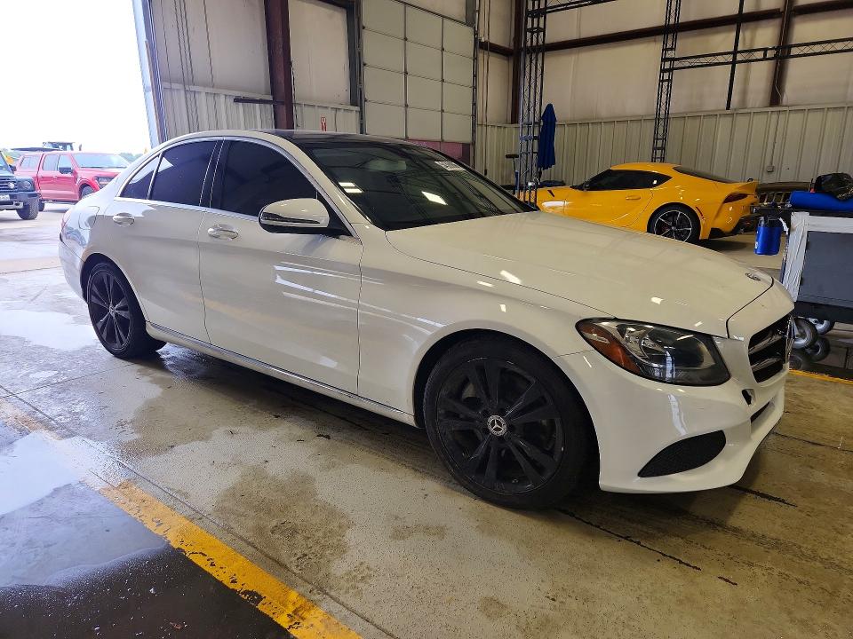 54368806 :رقم المزاد ، WDDWF4JB8JR335834 vin ، 2018 Mercedes-benz C مزاد بيع