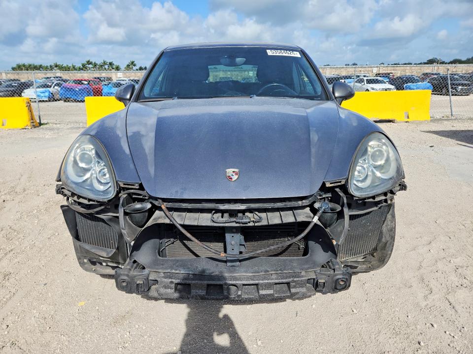 53584626 :رقم المزاد ، WP1AC2A21BLA82036 vin ، 2011 Porsche Cayenne مزاد بيع